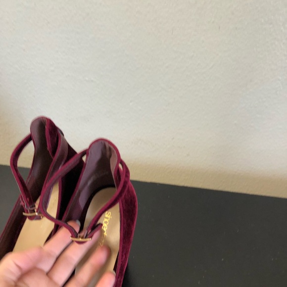 Shoe Dazzle Burgundy Velvet High Heels - Picture 9 of 13